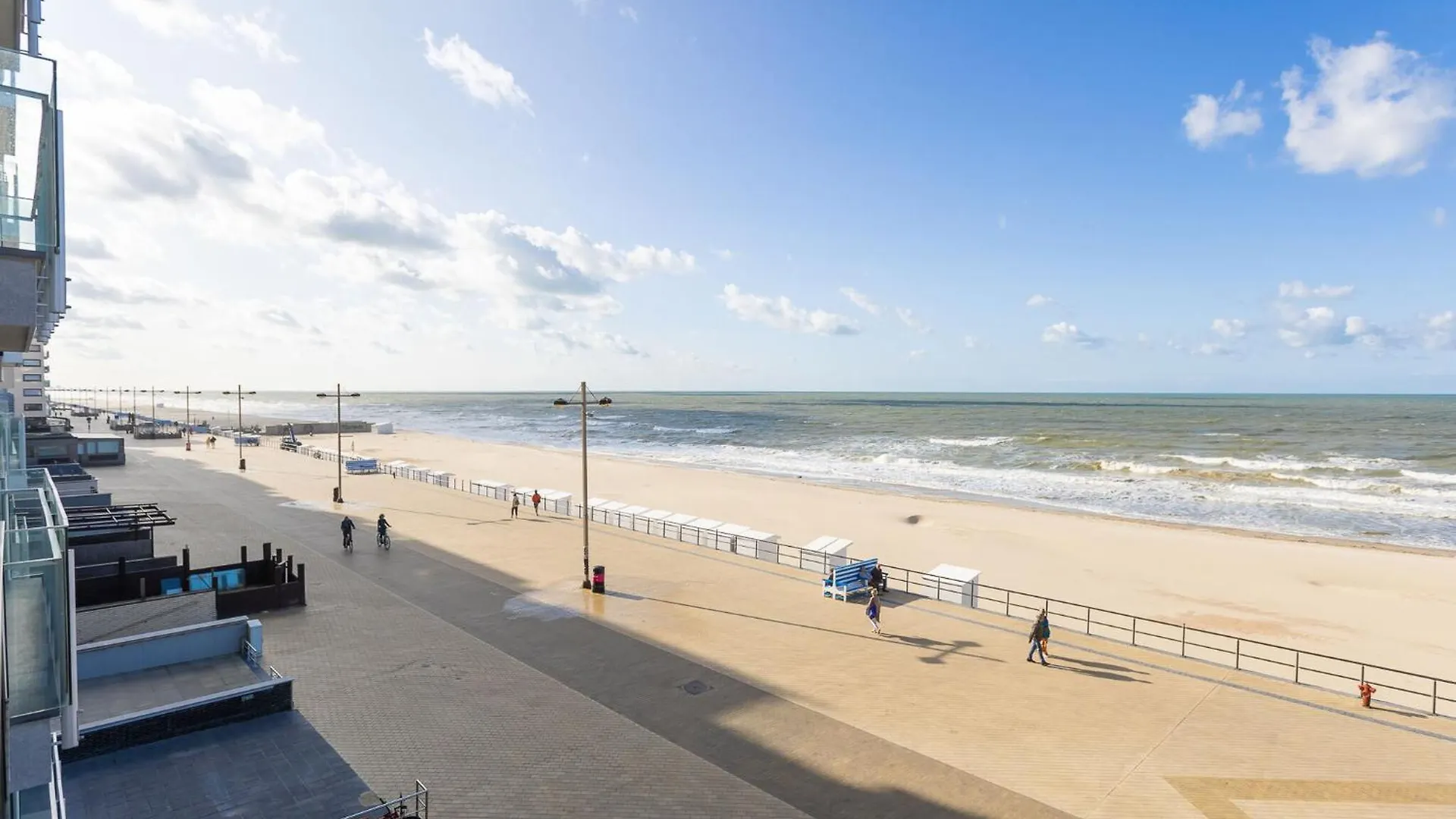 Apartment With Magnificent Sea-View Middelkerke